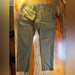 Taylrd men’s 38”x32”commuter pants zippered pockets, gusseted, unworn condition